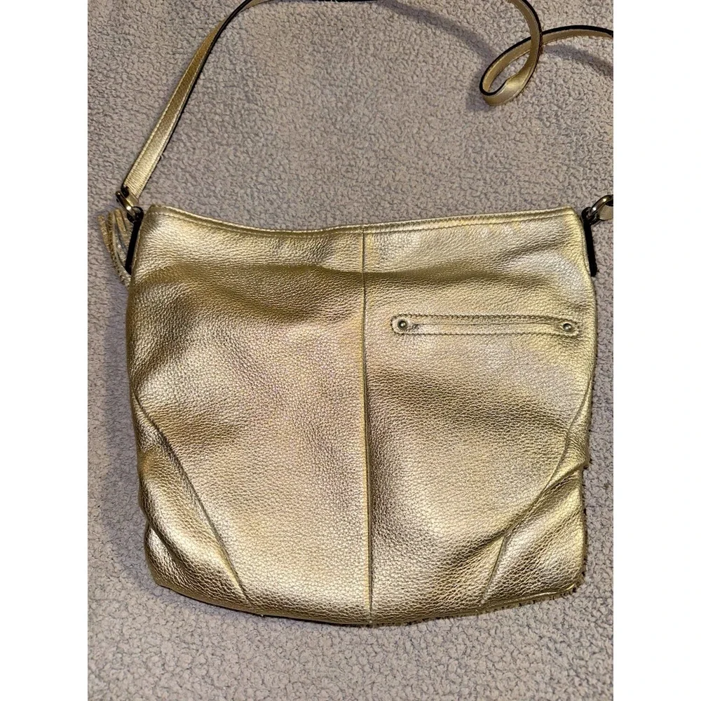 B. Makowsky Metallic Gold Leather Crossbody Purse Magnetic Close Tassels Zippers